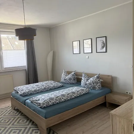 Ruhiges City-apartment Mit Balkon Διαμέρισμα